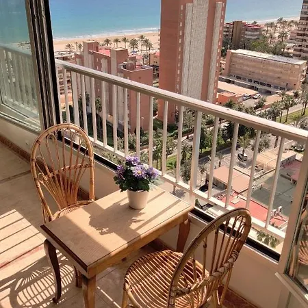 <1 Min Beach, Sea Views, Ac, Wifi, Pool, 3xtennis Apartment Alicante